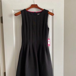 Black size 4 NWT Vince Camuto dress